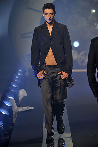 John Galliano / - 2011